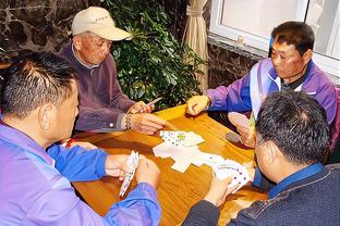 名宿：劳塔罗是禅宗前锋&球队领袖，他能用语言帮助队友&跑位灵活